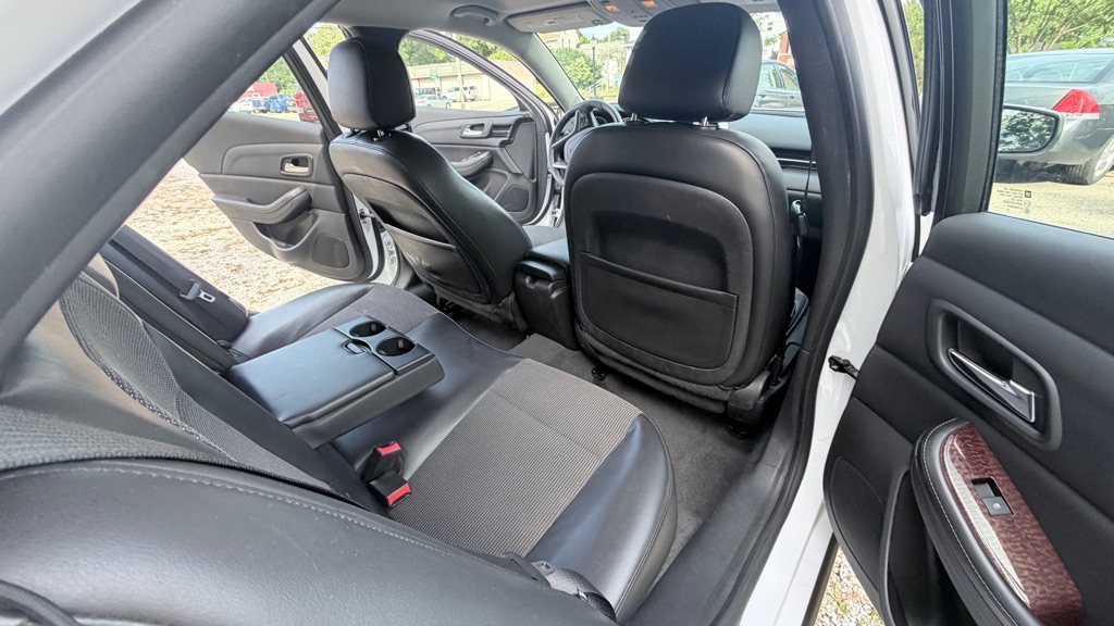 Photo 13 of this CHEVROLET MALIBU