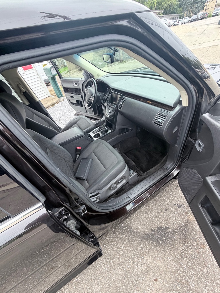 Photo 22 of this FORD FLEX