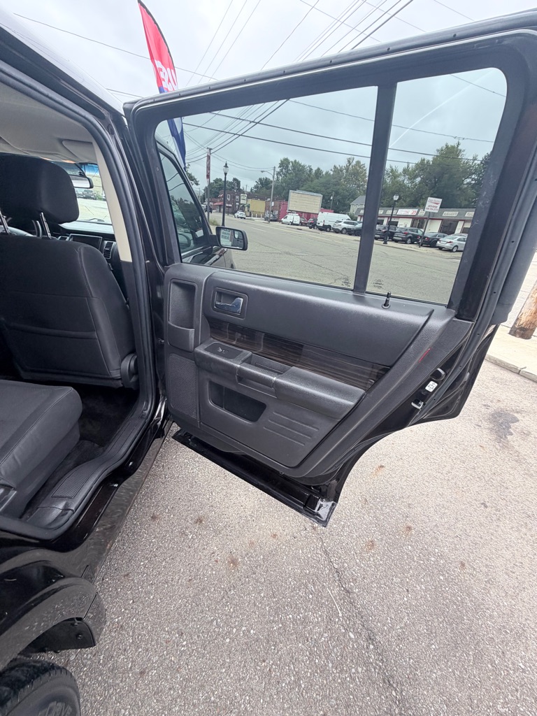 Photo 17 of this FORD FLEX
