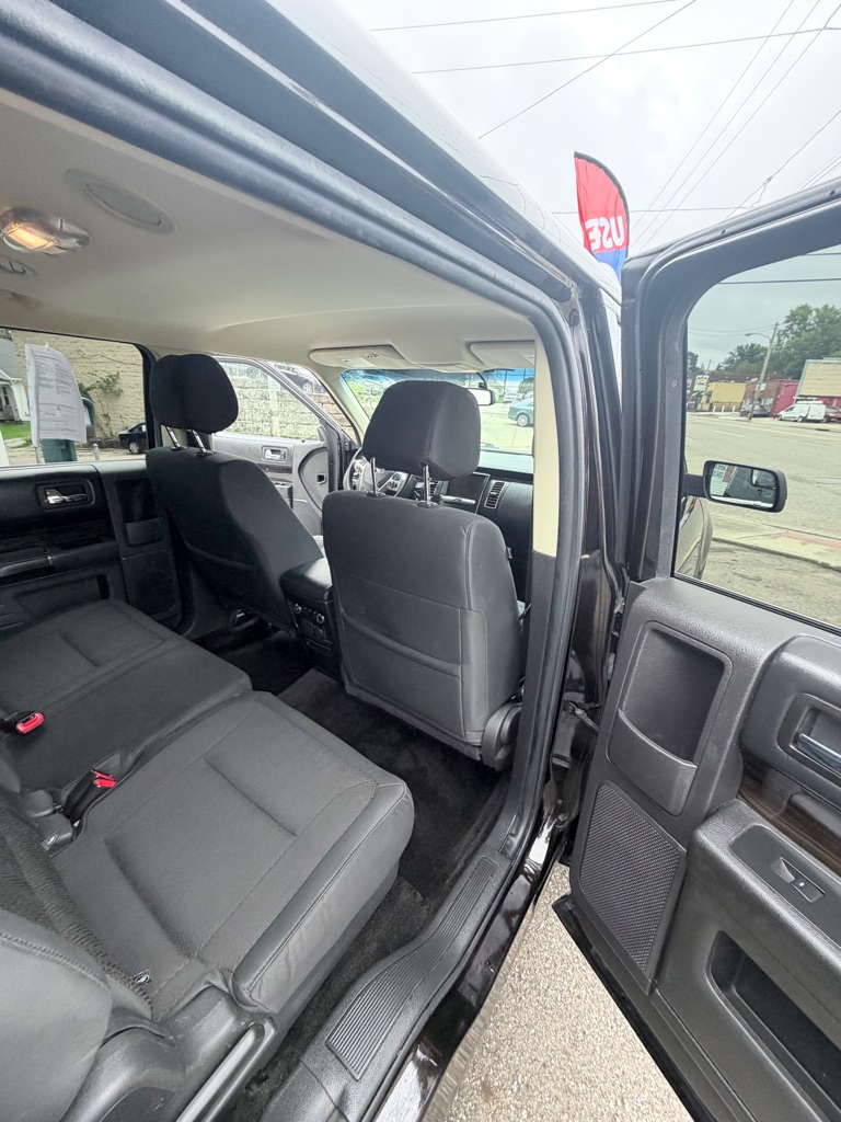 Photo 18 of this FORD FLEX