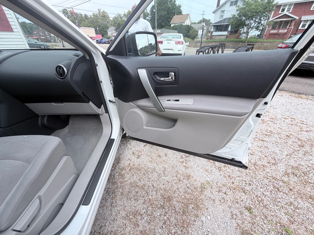 Photo 16 of this NISSAN ROGUE