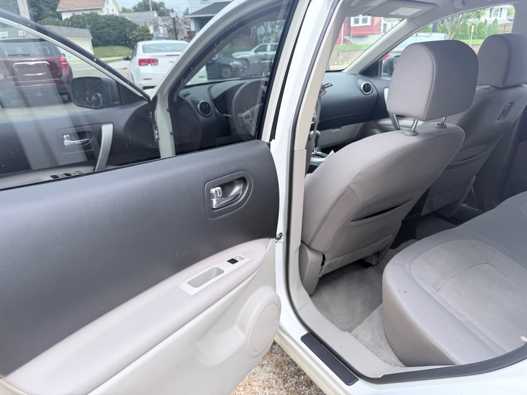 Photo 10 of this NISSAN ROGUE