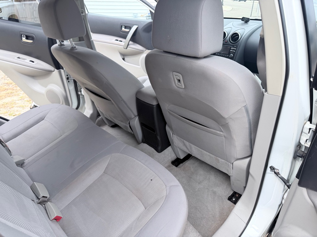 Photo 12 of this NISSAN ROGUE