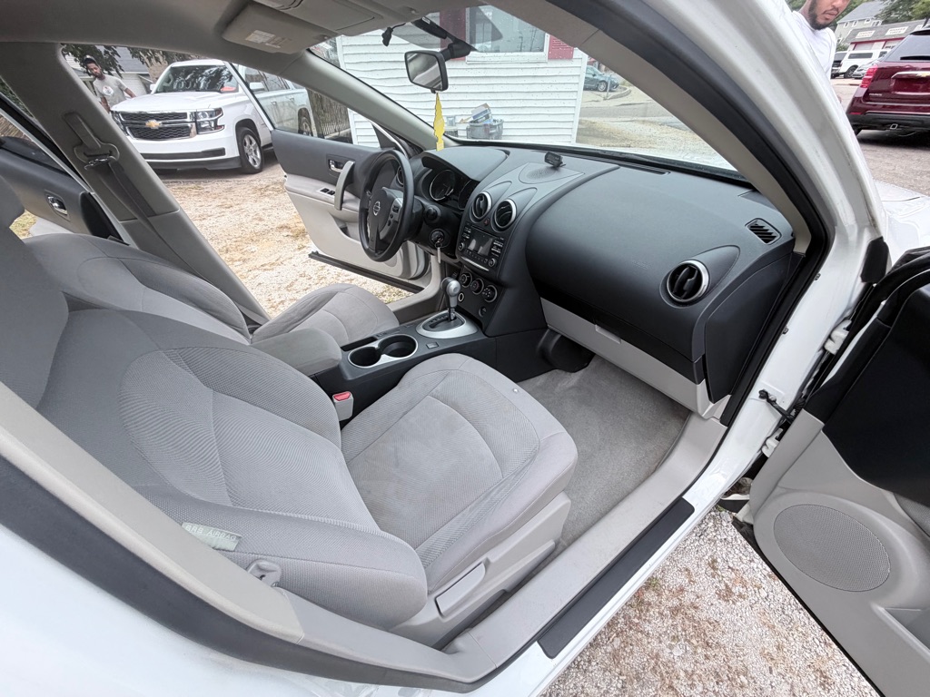 Photo 14 of this NISSAN ROGUE