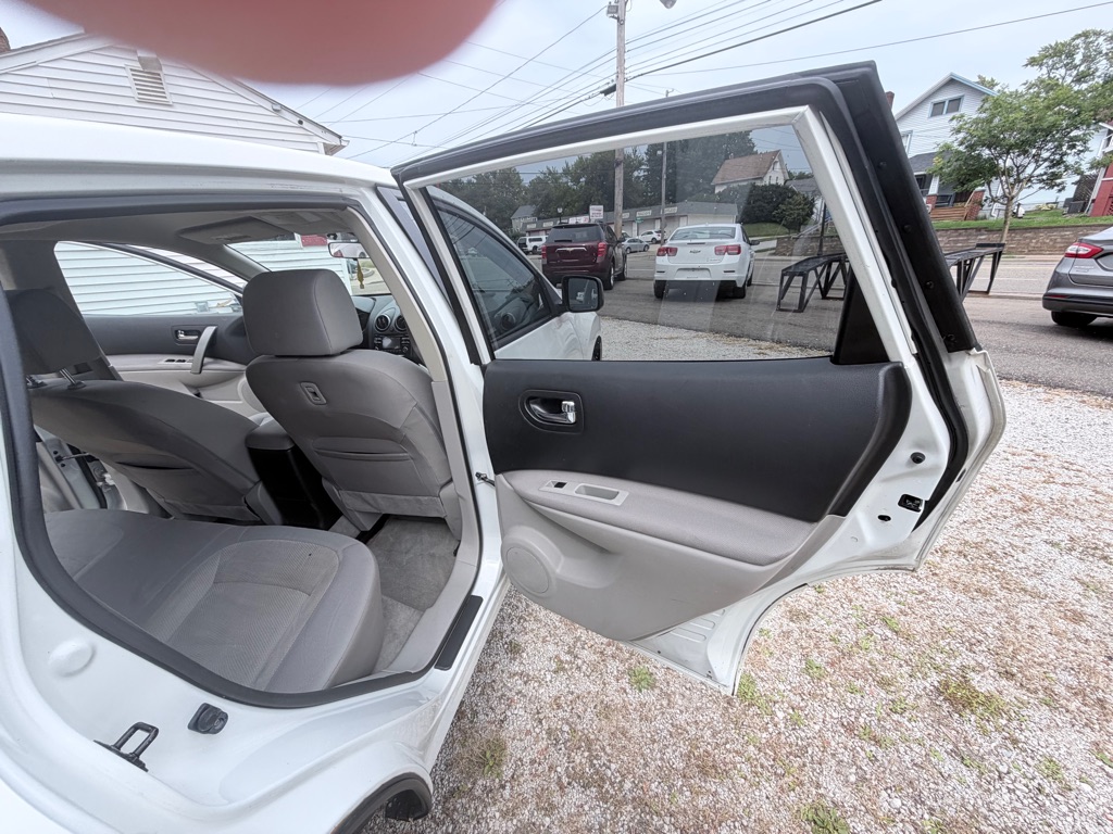 Photo 13 of this NISSAN ROGUE