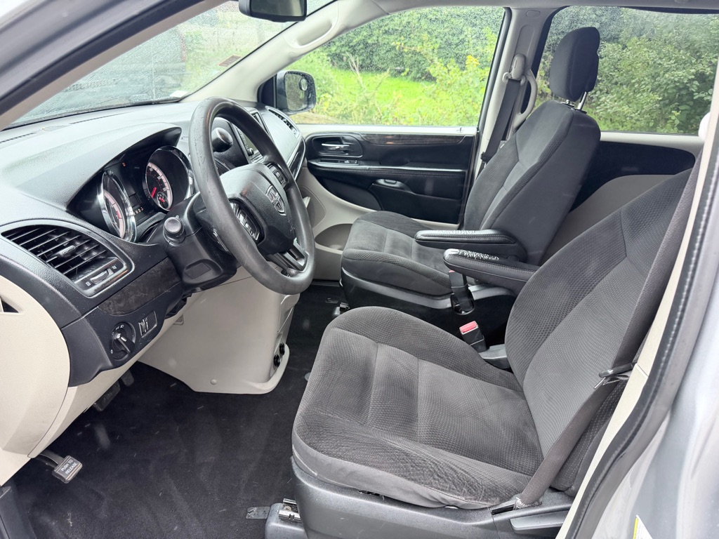 Photo 9 of this DODGE GRAND CARAVAN