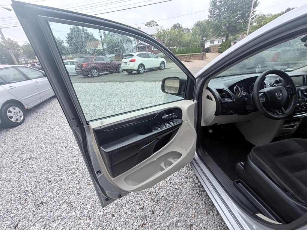 Photo 10 of this DODGE GRAND CARAVAN