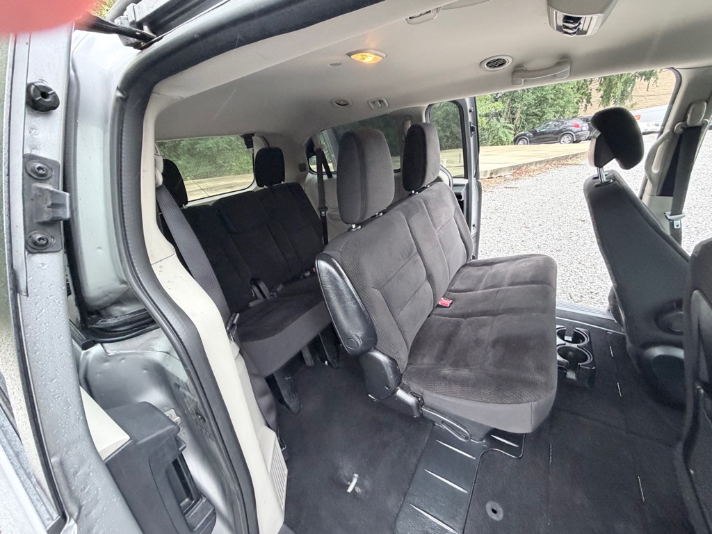Photo 16 of this DODGE GRAND CARAVAN