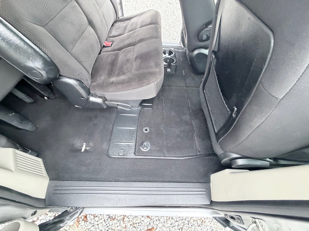 Photo 17 of this DODGE GRAND CARAVAN