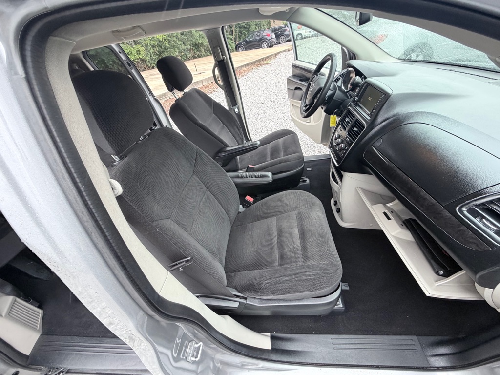 Photo 19 of this DODGE GRAND CARAVAN