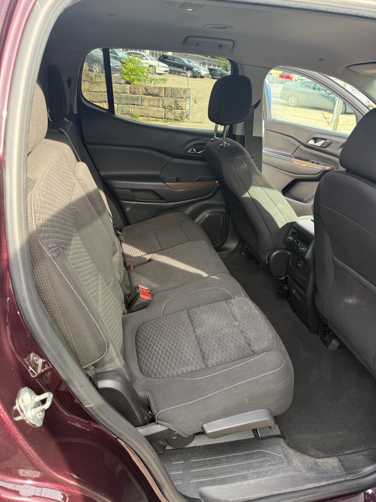 Photo 14 of this GMC ACADIA