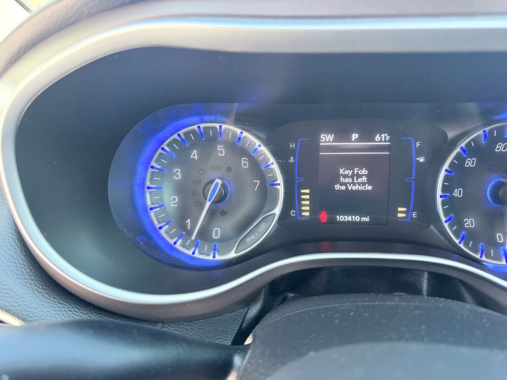 Photo 12 of this CHRYSLER PACIFICA