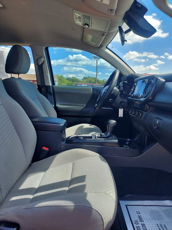 Photo 11 of this TOYOTA TACOMA