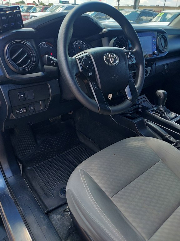 Photo 17 of this TOYOTA TACOMA