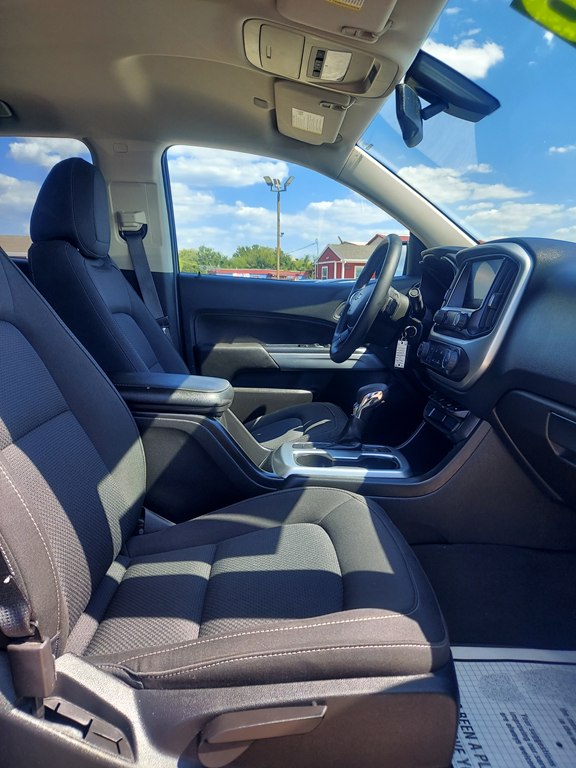 Photo 11 of this CHEVROLET COLORADO