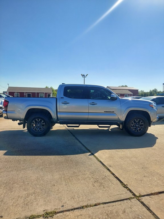 Photo 4 of this TOYOTA TACOMA