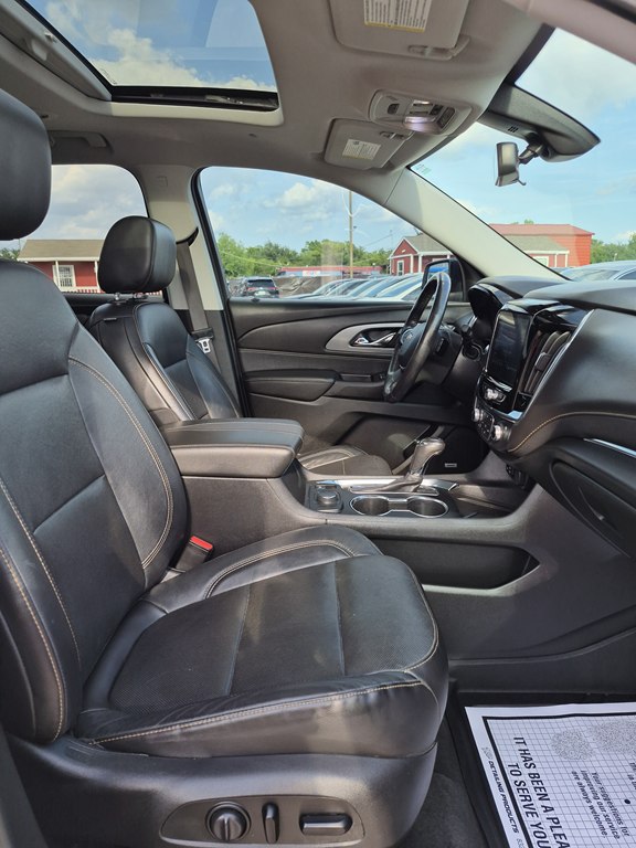 Photo 11 of this CHEVROLET TRAVERSE