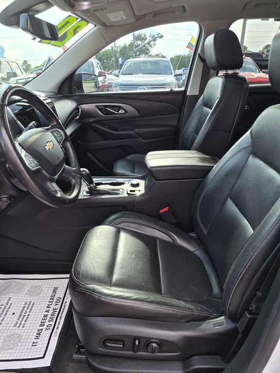 Photo 9 of this CHEVROLET TRAVERSE