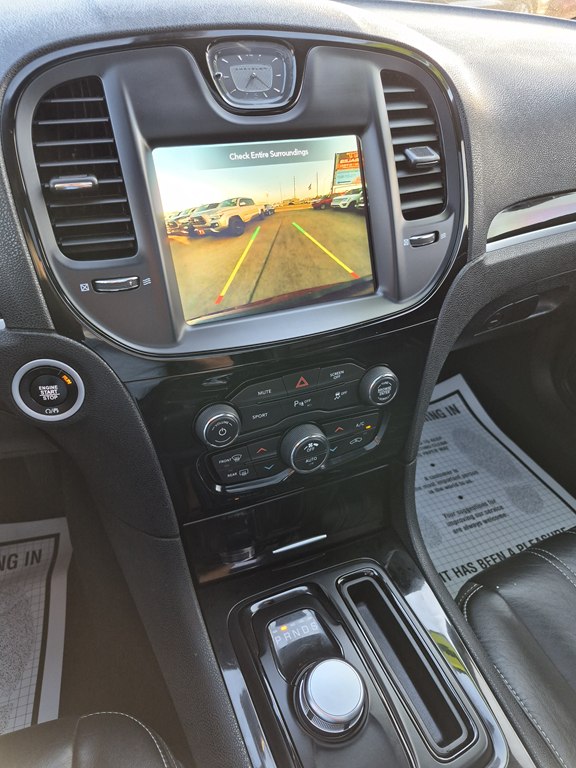 Photo 16 of this CHRYSLER 300