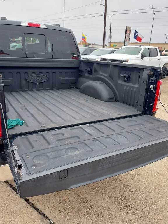 Photo 18 of this FORD F150