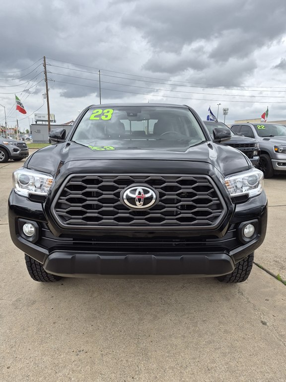 Photo 2 of this TOYOTA TACOMA