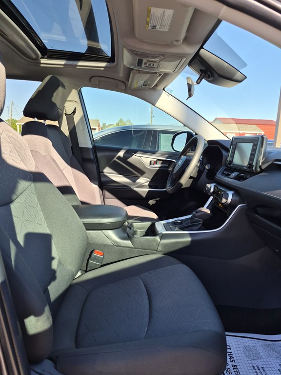 Photo 11 of this TOYOTA RAV4