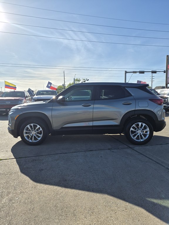 Photo 8 of this CHEVROLET TRAILBLAZER