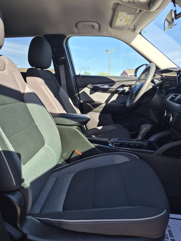 Photo 11 of this CHEVROLET TRAILBLAZER