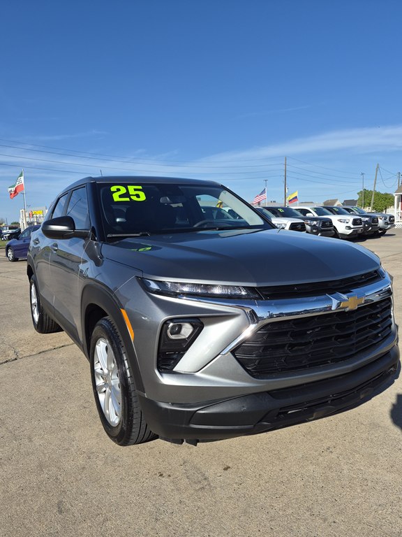 Photo 3 of this CHEVROLET TRAILBLAZER