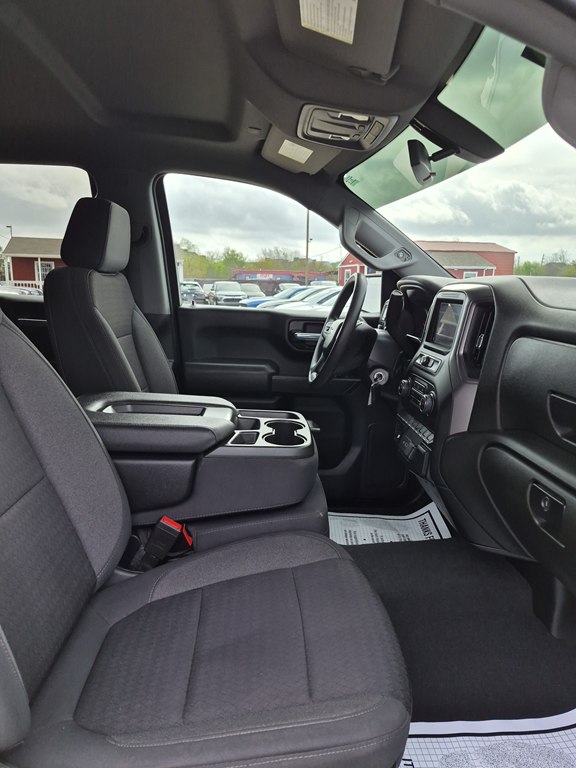 Photo 11 of this CHEVROLET SILVERADO LTD 1