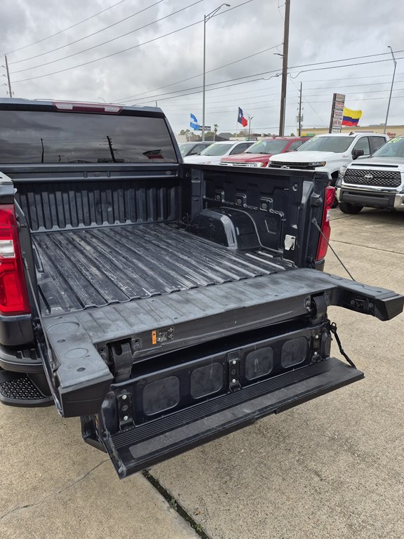 Photo 18 of this CHEVROLET SILVERADO LTD 1