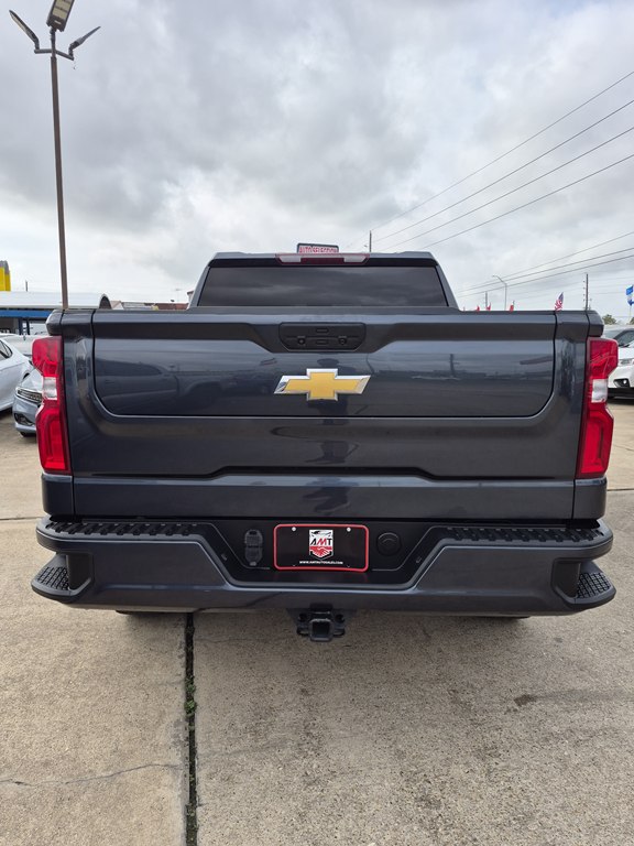 Photo 6 of this CHEVROLET SILVERADO LTD 1