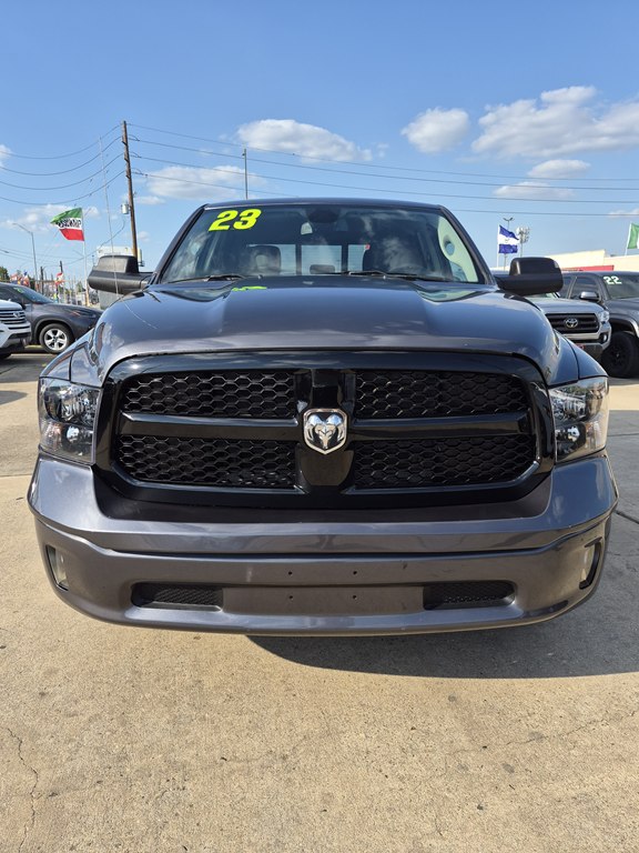 Photo 2 of this RAM 1500 CLASSIC