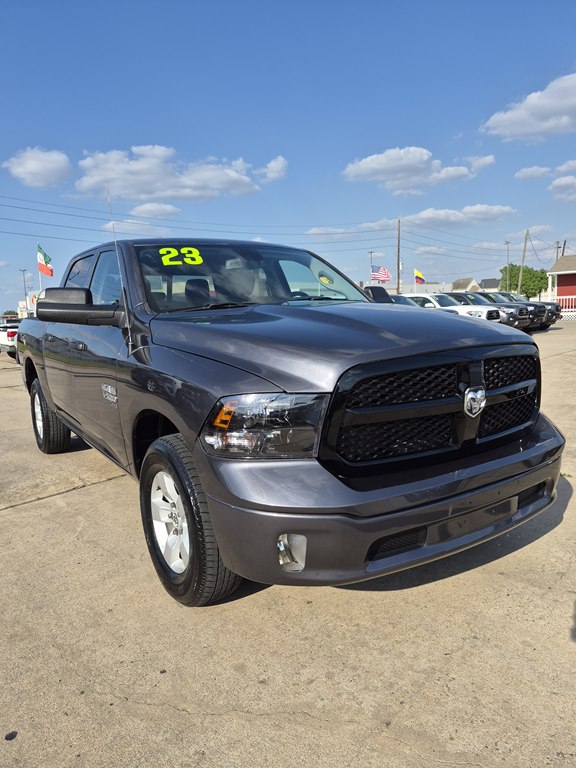 Photo 3 of this RAM 1500 CLASSIC