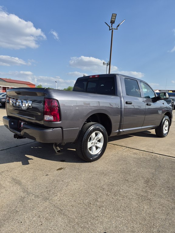 Photo 5 of this RAM 1500 CLASSIC