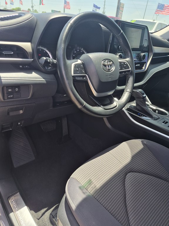 Photo 18 of this TOYOTA HIGHLANDER