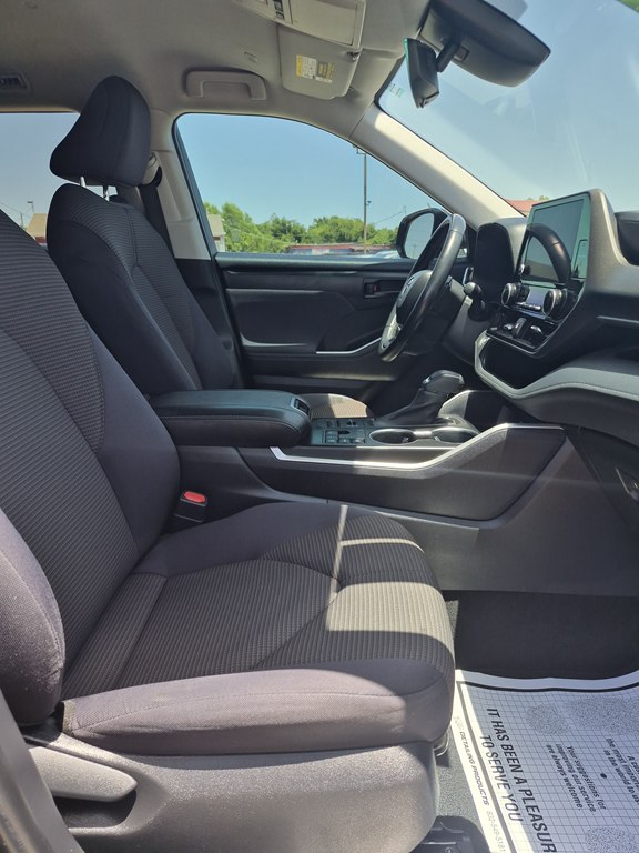 Photo 12 of this TOYOTA HIGHLANDER