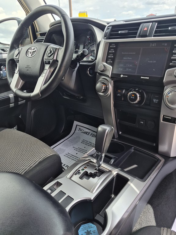 Photo 13 of this TOYOTA 4RUNNER