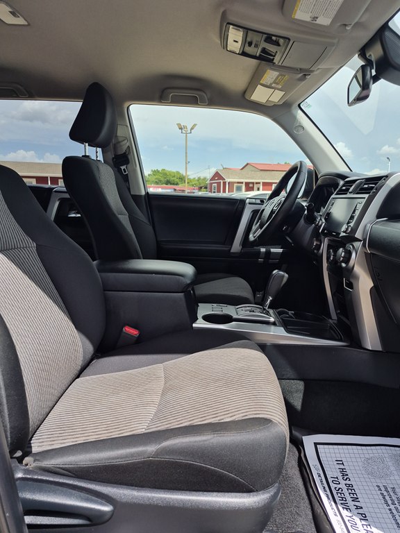 Photo 11 of this TOYOTA 4RUNNER