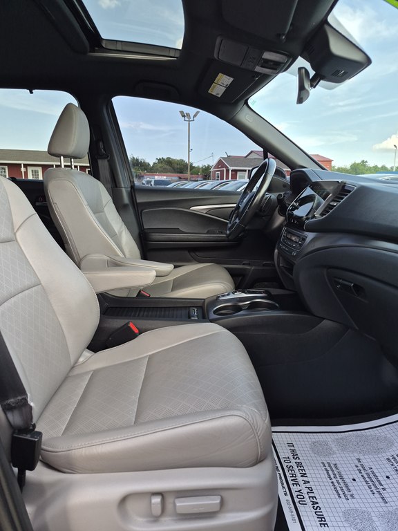 Photo 11 of this HONDA PASSPORT