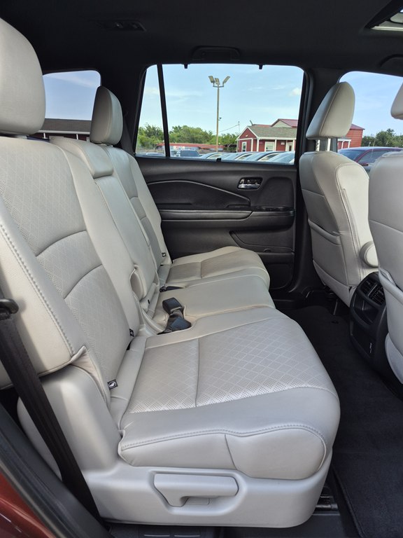 Photo 12 of this HONDA PASSPORT