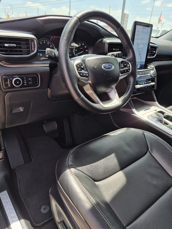 Photo 19 of this FORD EXPLORER