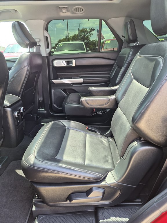 Photo 10 of this FORD EXPLORER