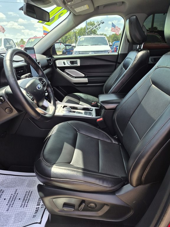 Photo 9 of this FORD EXPLORER