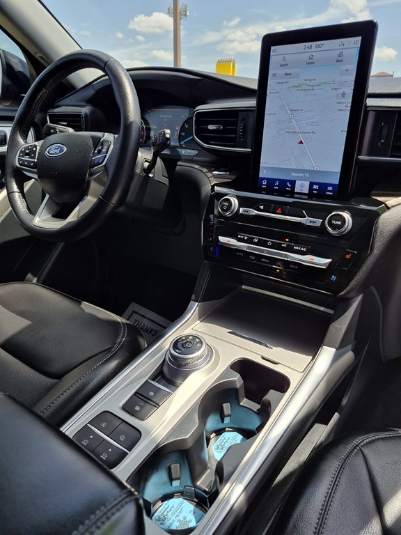 Photo 16 of this FORD EXPLORER