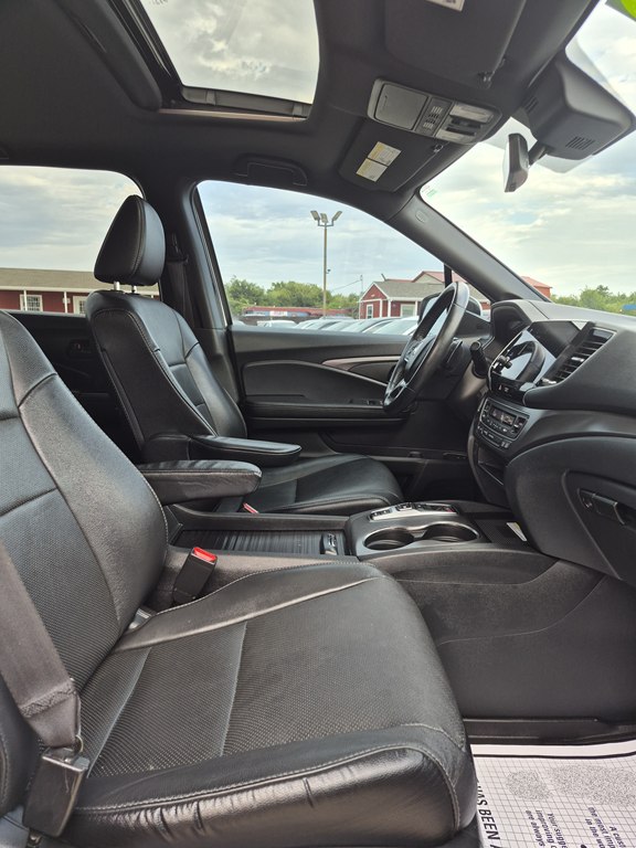 Photo 11 of this HONDA PASSPORT