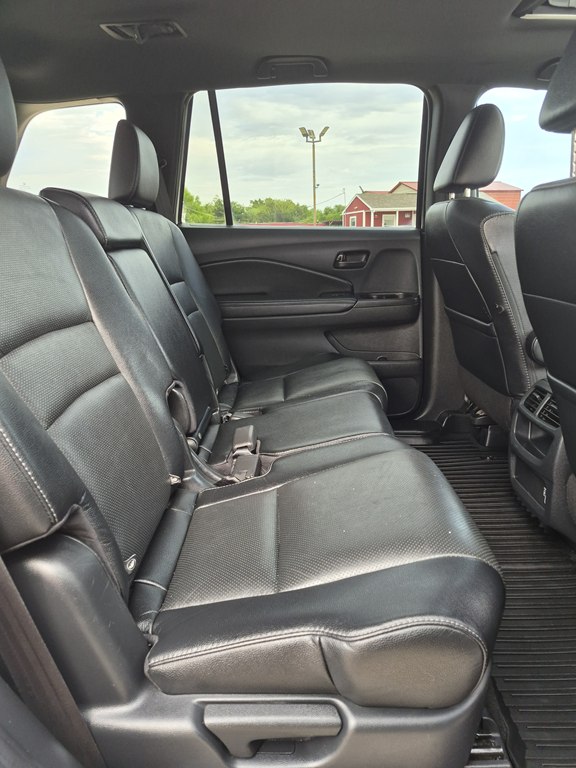 Photo 12 of this HONDA PASSPORT