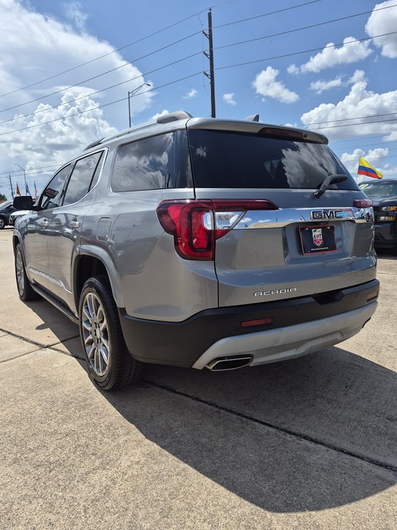Photo 7 of this GMC ACADIA