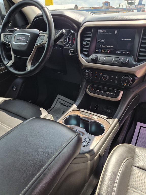 Photo 16 of this GMC ACADIA