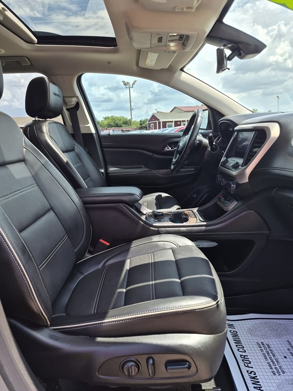 Photo 12 of this GMC ACADIA